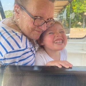 Meet your Posher, Connie